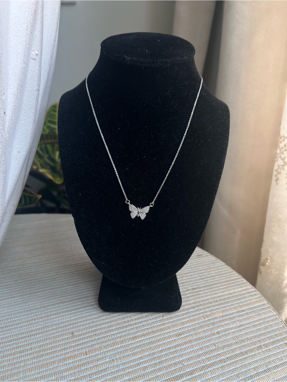 🩷-Silver pavé Butterfly Pendant Necklace